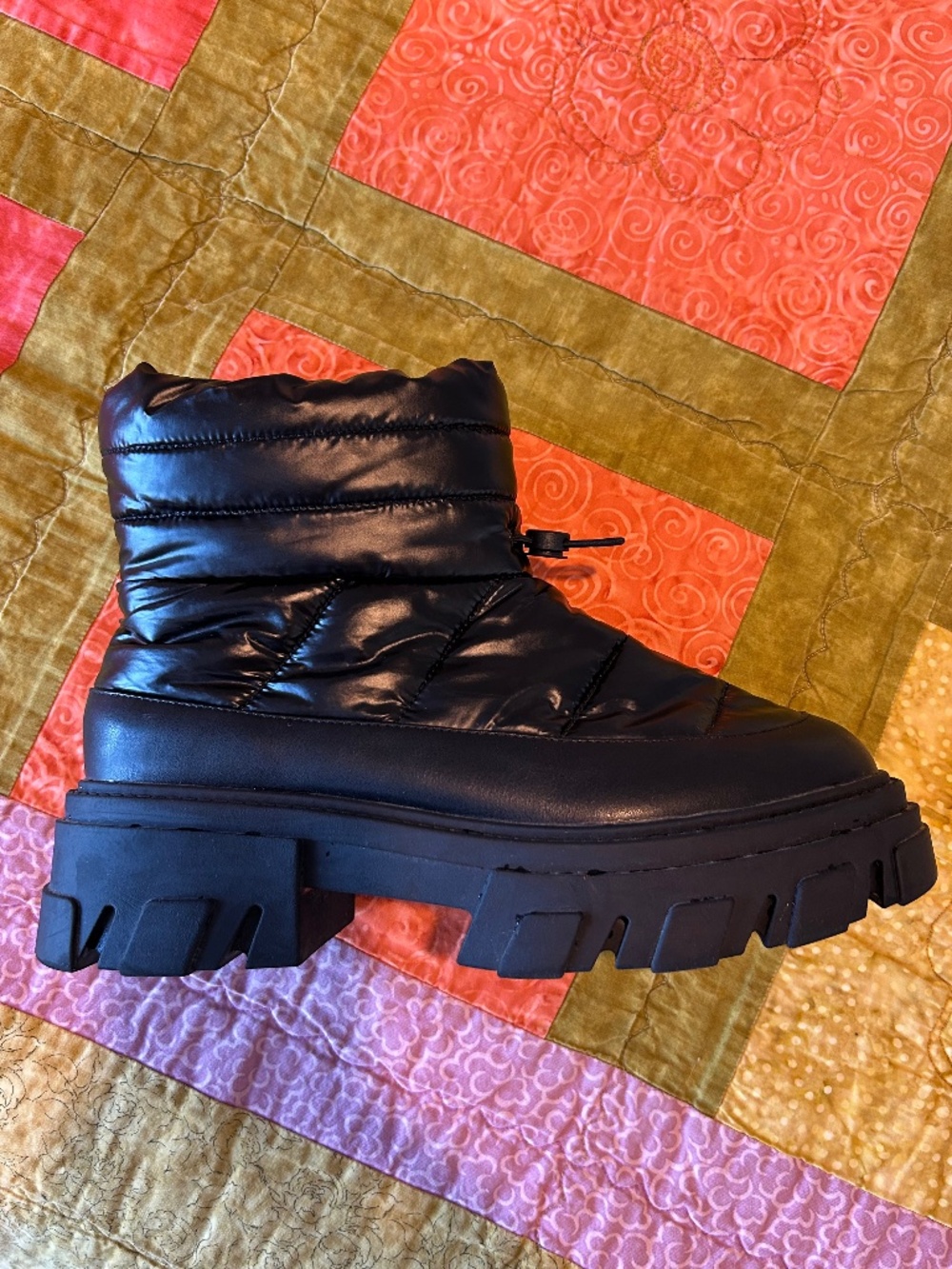 Oak & Fort Winter Puffer boots, size 8